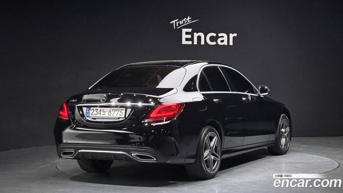 Mercedes-Benz C-Class 2021