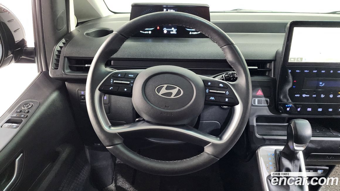 Hyundai Staria 2025