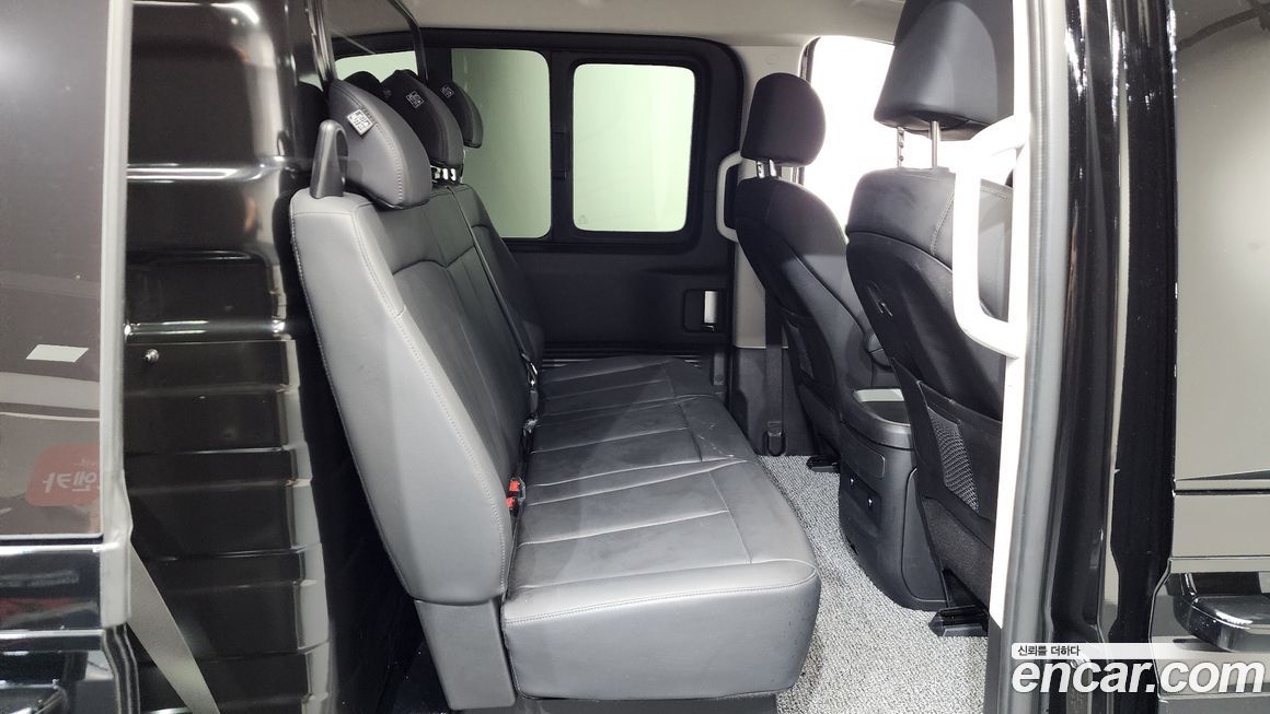 Hyundai Staria 2025