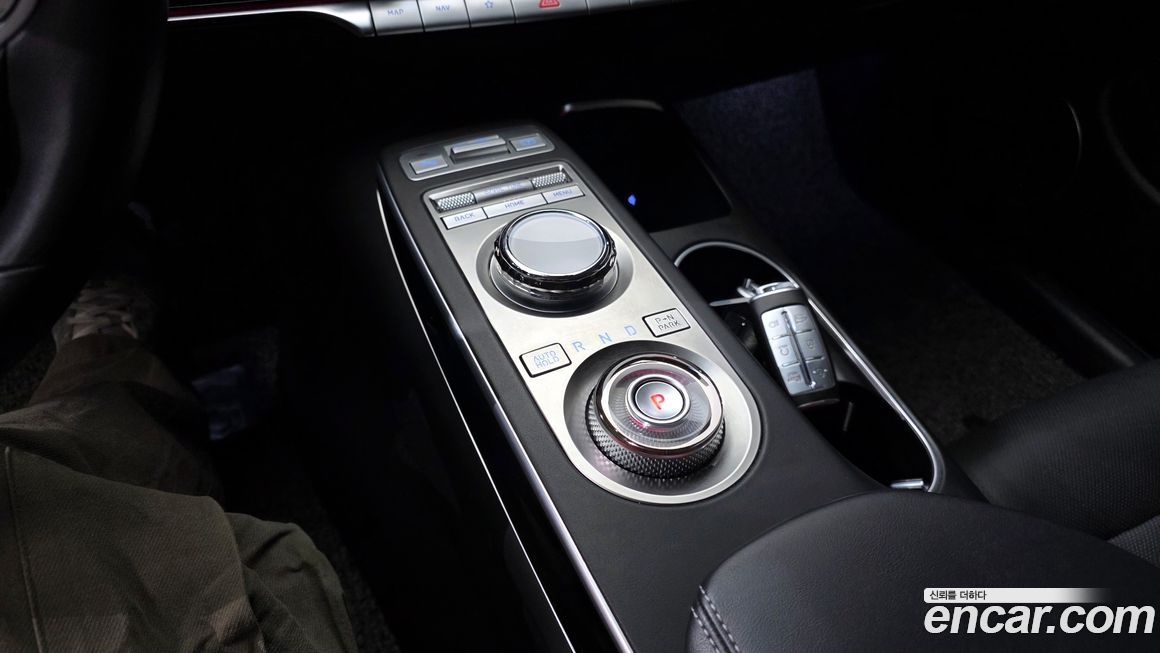 Genesis GV70 2023