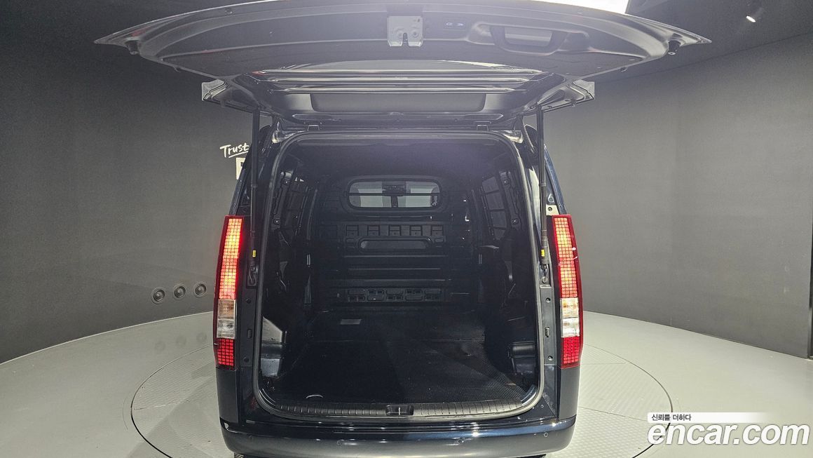 Hyundai Staria 2024