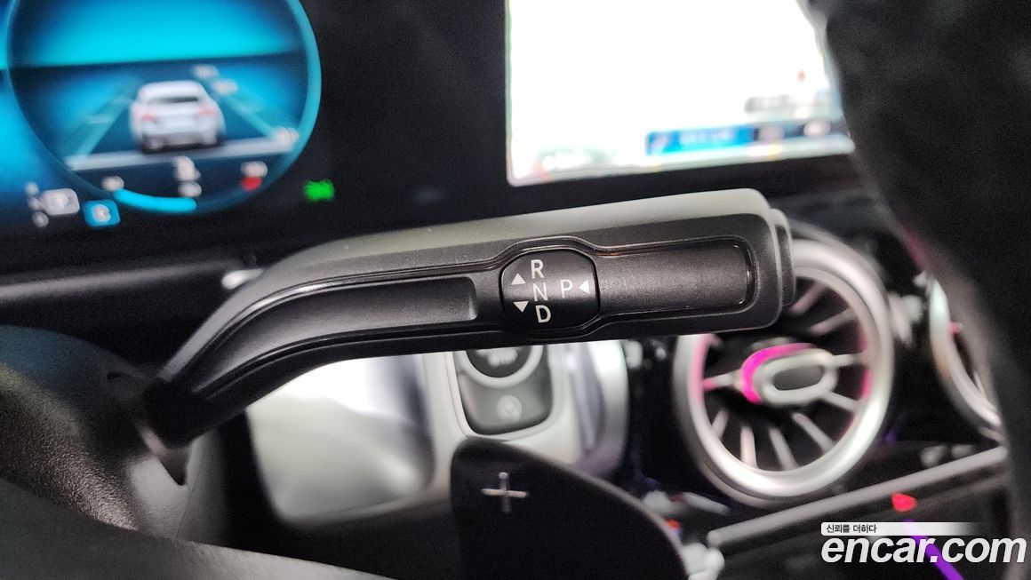 Mercedes-Benz GLB-Class 2021