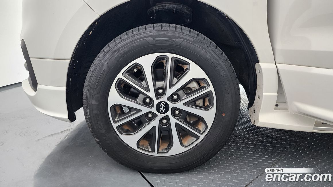 Hyundai Starex 2019