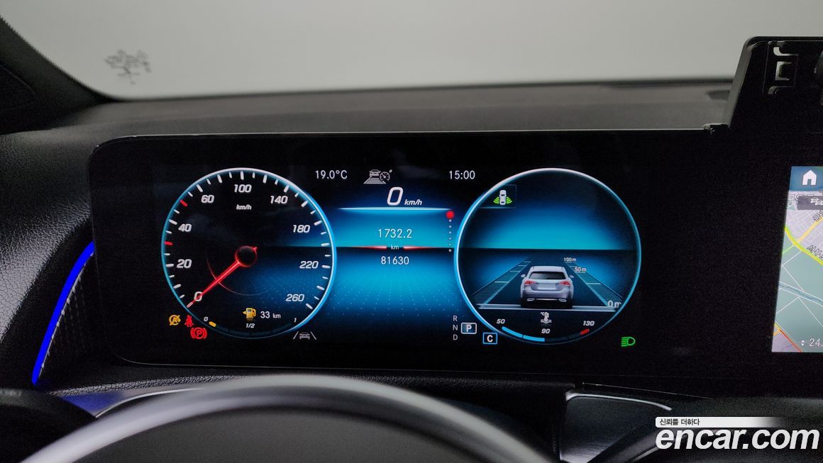 Mercedes-Benz GLB-Class 2021