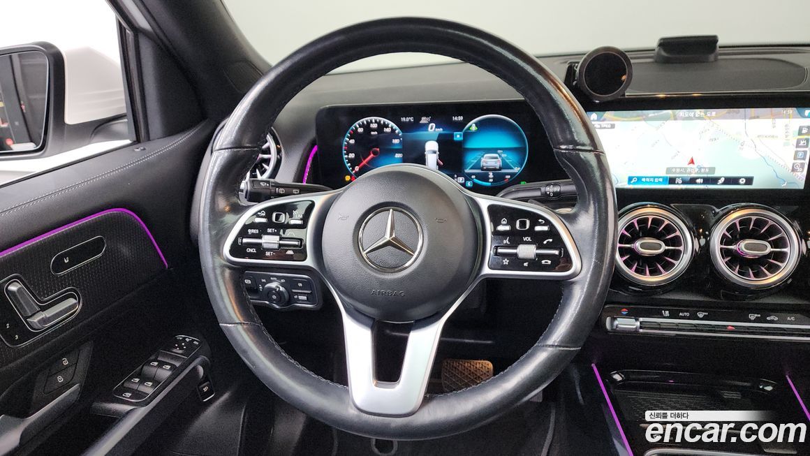 Mercedes-Benz GLB-Class 2021