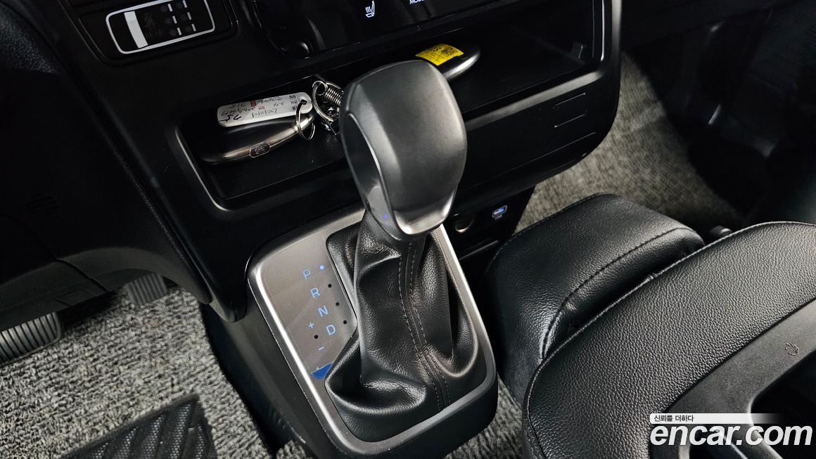 Hyundai Staria 2025