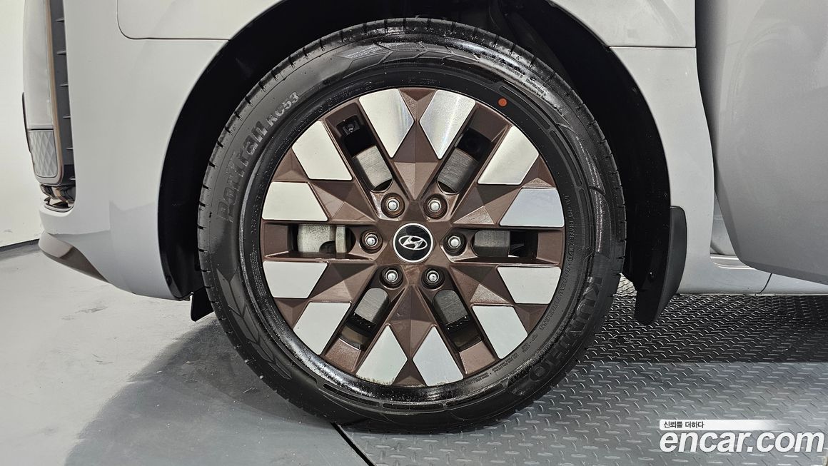 Hyundai Staria 2022