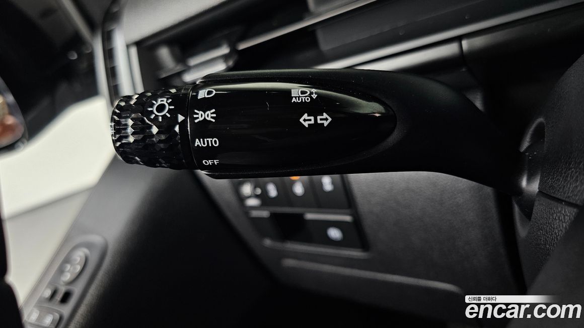 Hyundai Staria 2025