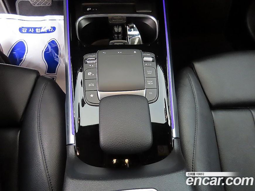 Mercedes-Benz GLB-Class 2021