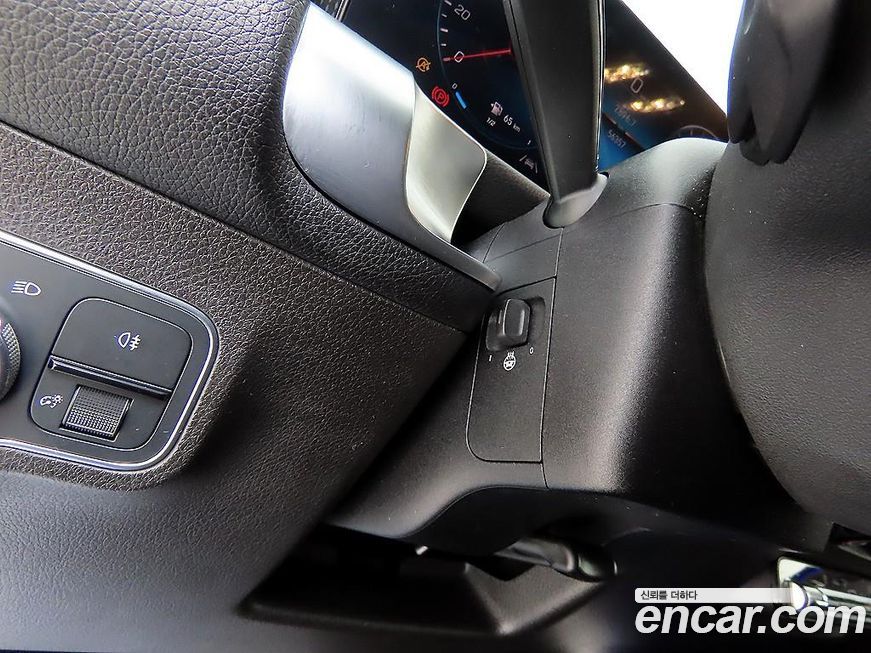 Mercedes-Benz GLB-Class 2021