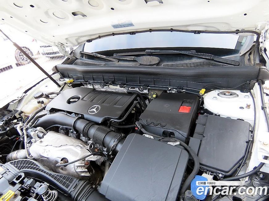 Mercedes-Benz GLB-Class 2021