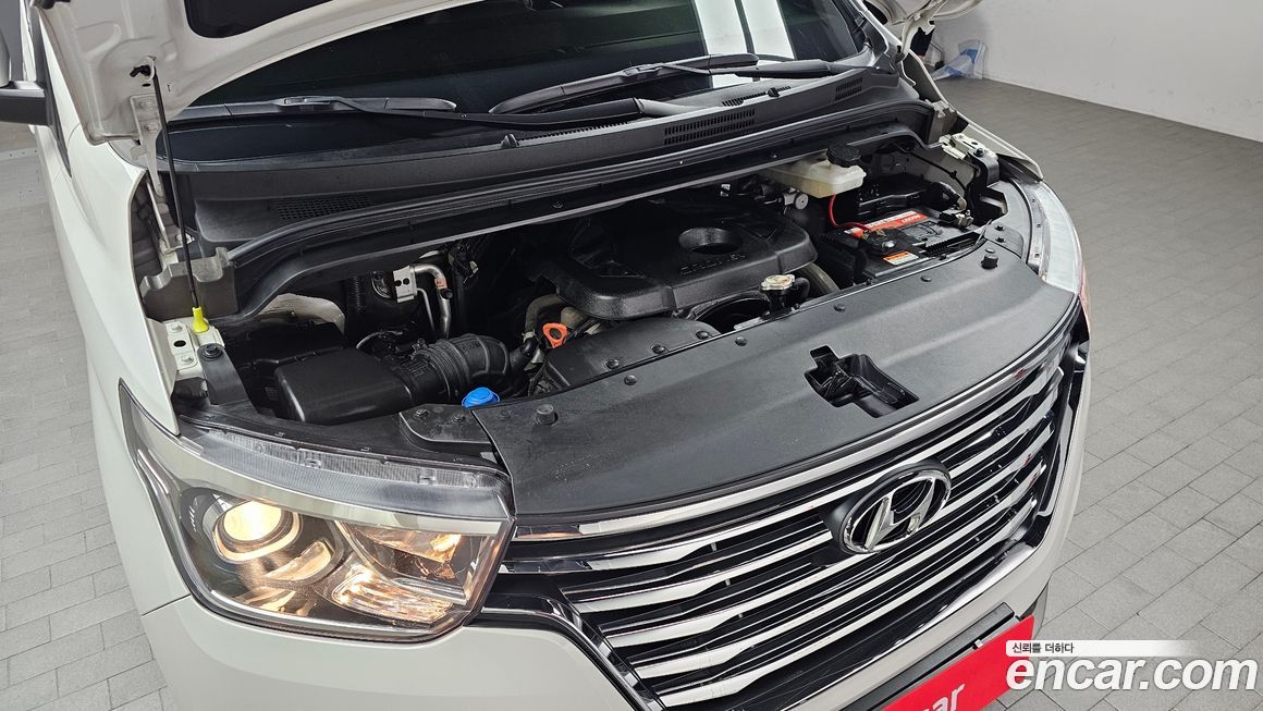 Hyundai Starex 2021