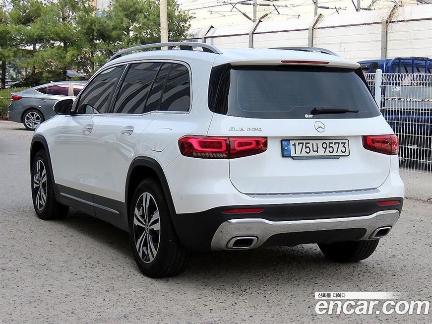 Mercedes-Benz GLB-Class 2021