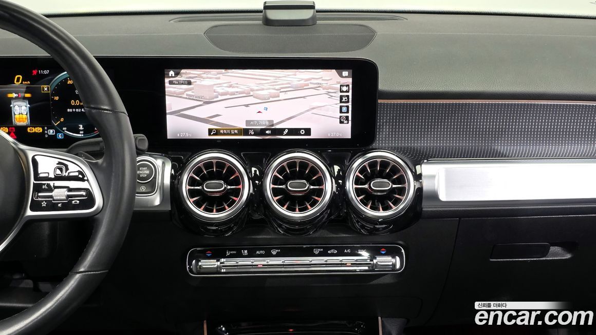 Mercedes-Benz GLB-Class 2021