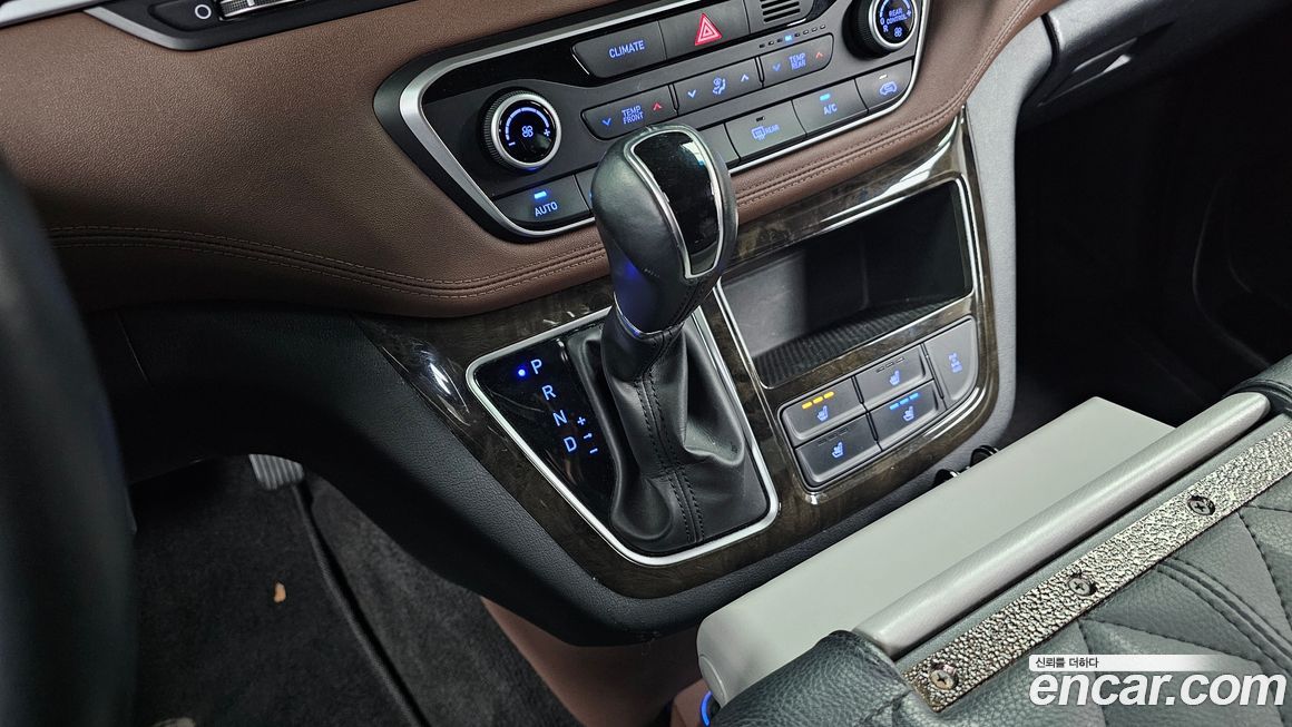 Hyundai Starex 2021