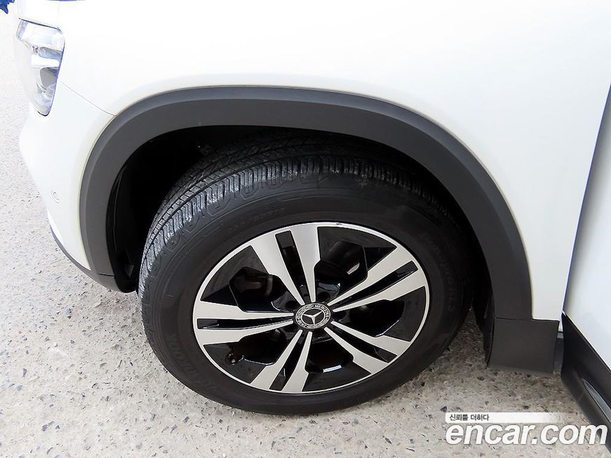 Mercedes-Benz GLB-Class 2021