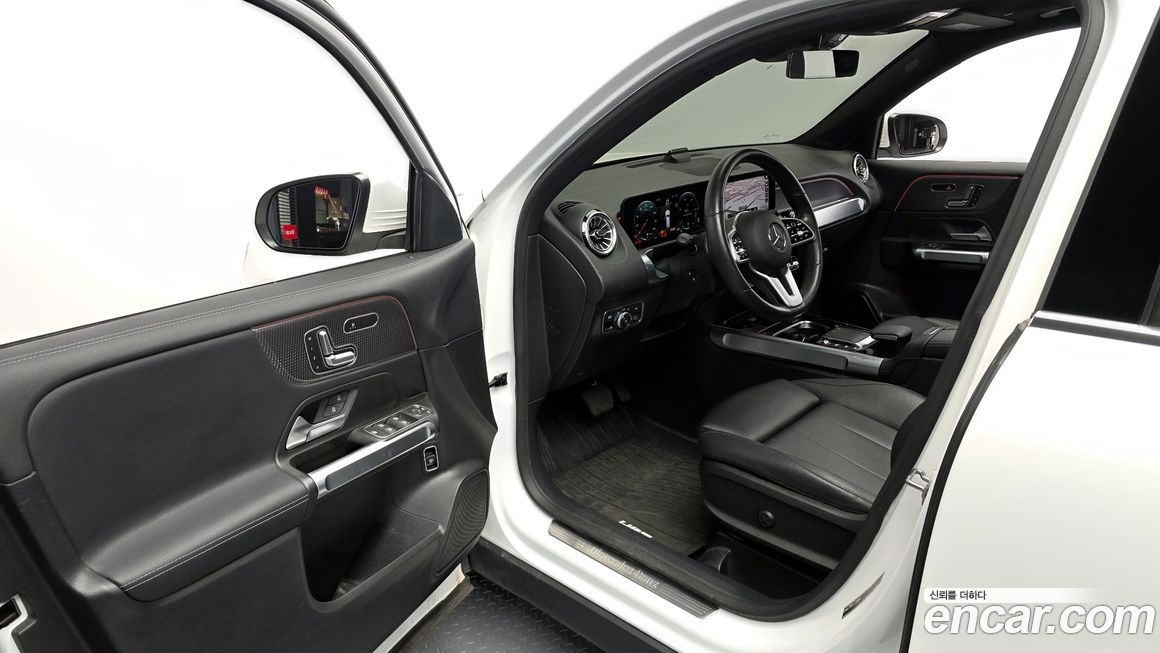 Mercedes-Benz GLB-Class 2021