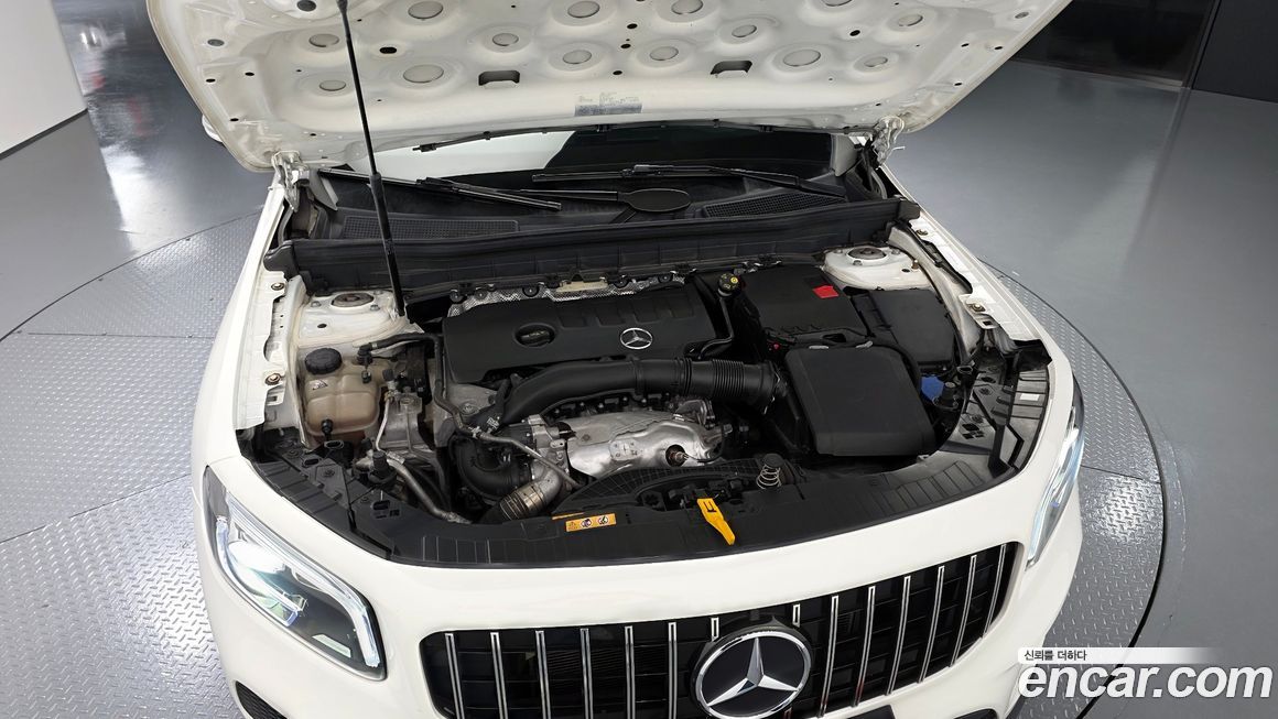 Mercedes-Benz GLB-Class 2021