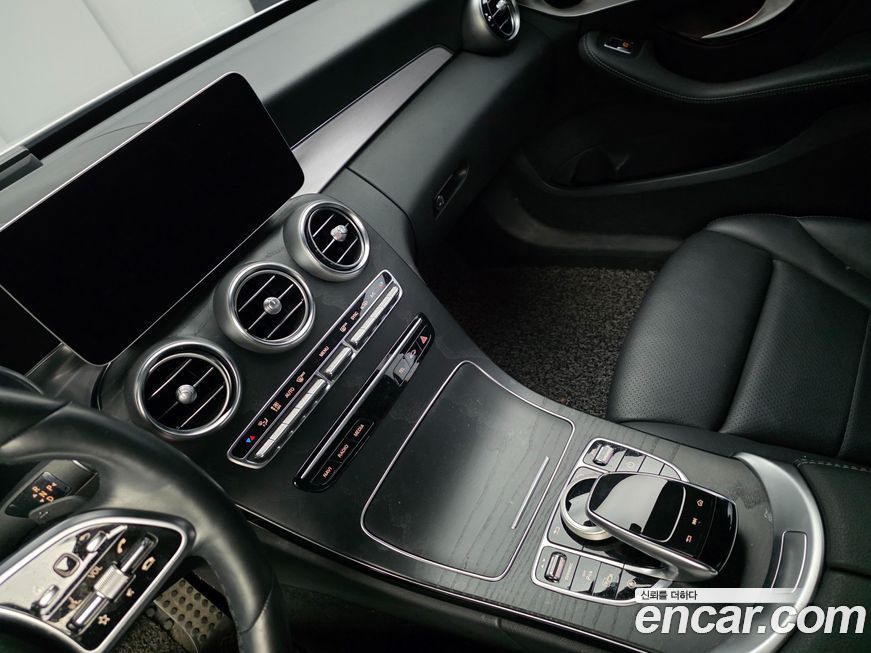 Mercedes-Benz C-Class 2021