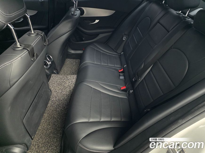 Mercedes-Benz C-Class 2021