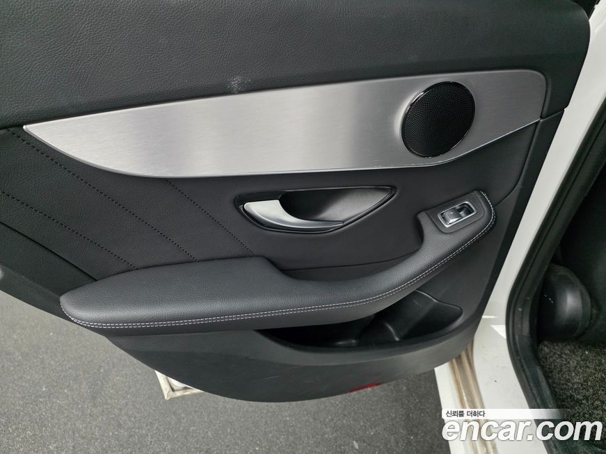 Mercedes-Benz C-Class 2021