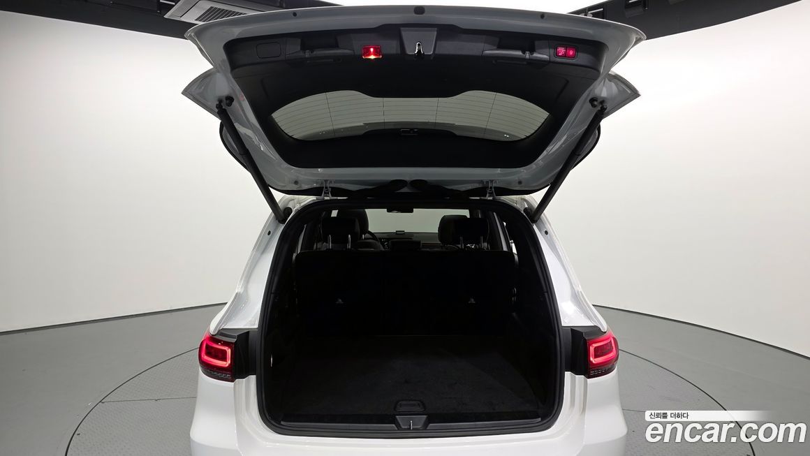 Mercedes-Benz GLB-Class 2021