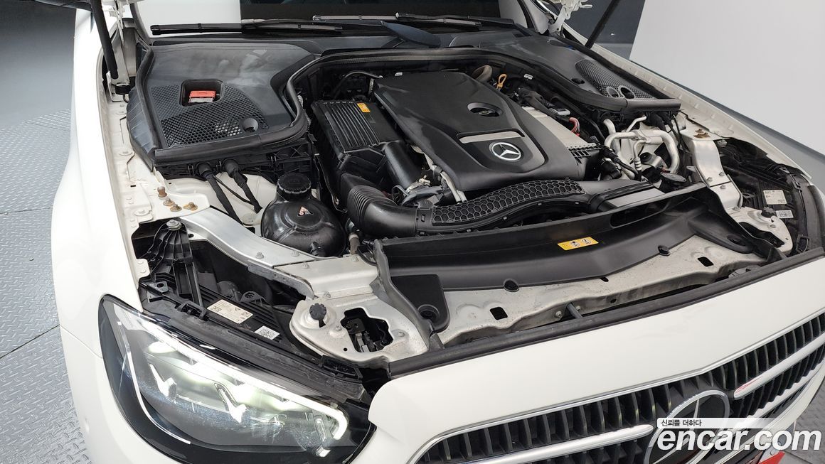 Mercedes-Benz E-Class 2021