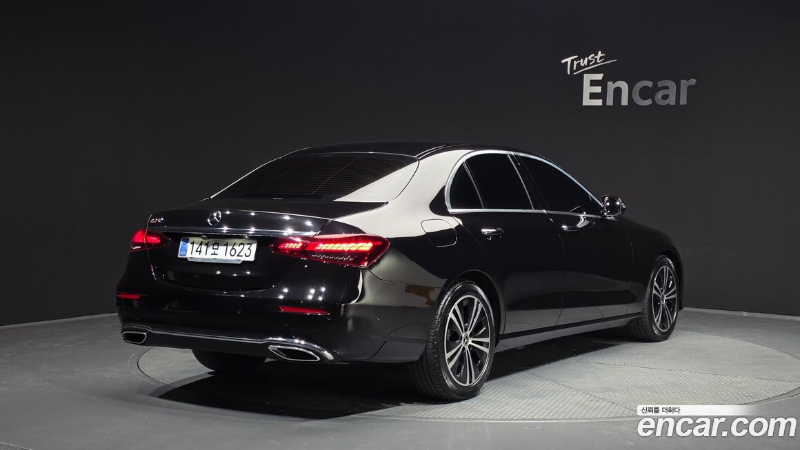 Mercedes-Benz E-Class 2021