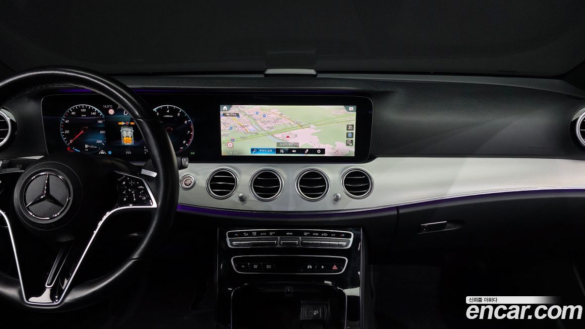 Mercedes-Benz E-Class 2021