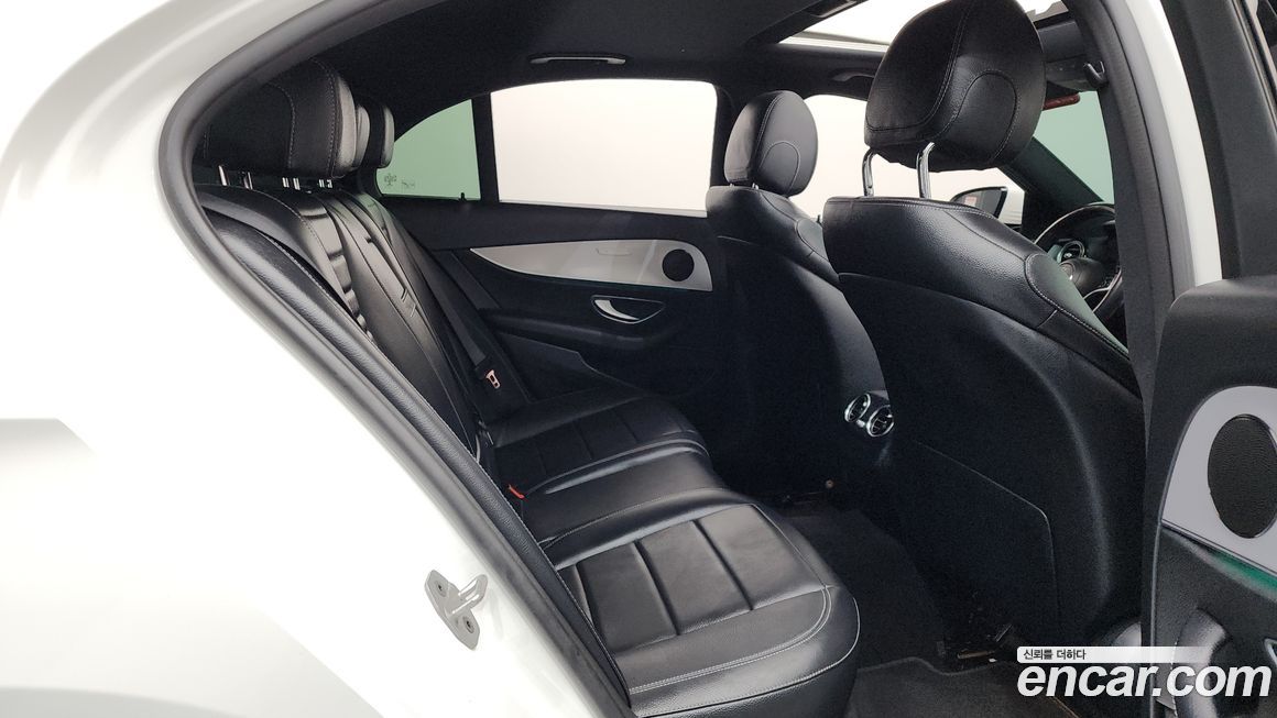 Mercedes-Benz E-Class 2021