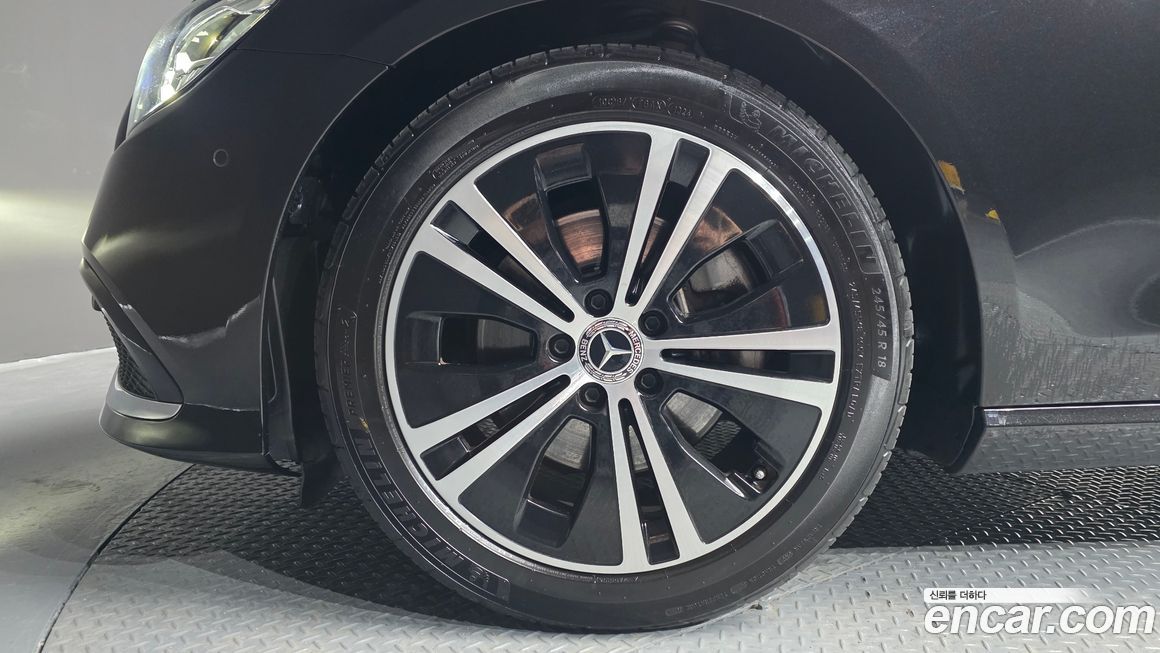 Mercedes-Benz E-Class 2021