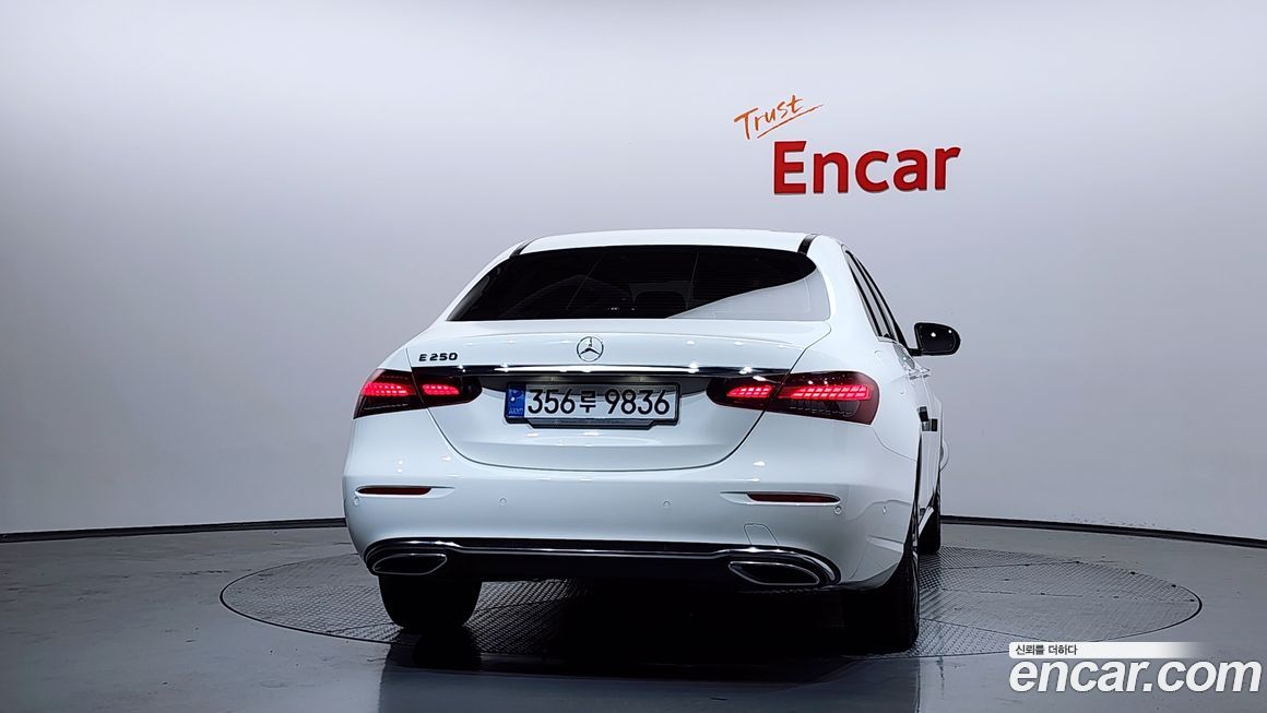 Mercedes-Benz E-Class 2021