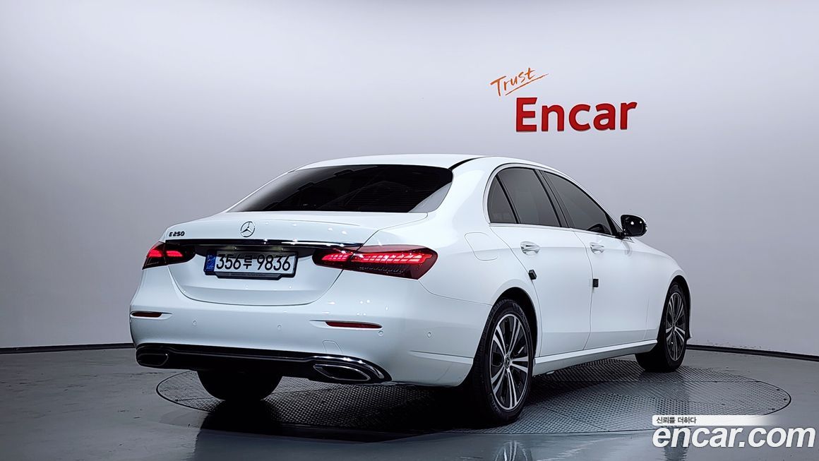 Mercedes-Benz E-Class 2021