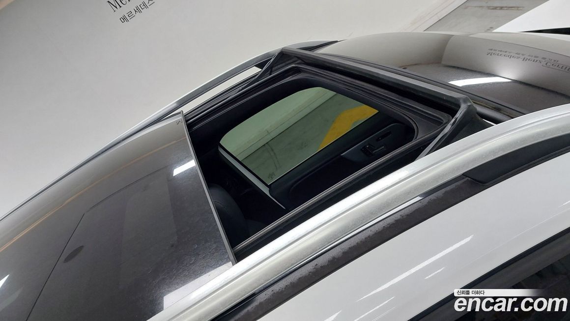 Mercedes-Benz GLB-Class 2021