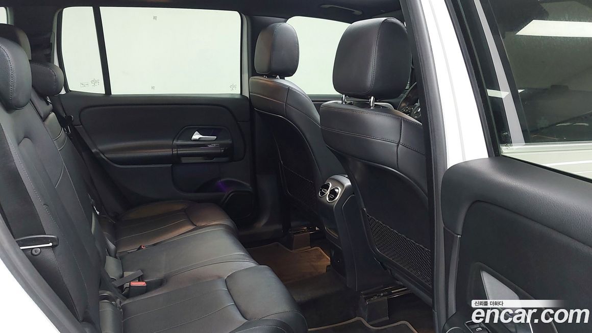 Mercedes-Benz GLB-Class 2021