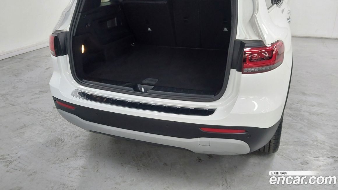 Mercedes-Benz GLB-Class 2021