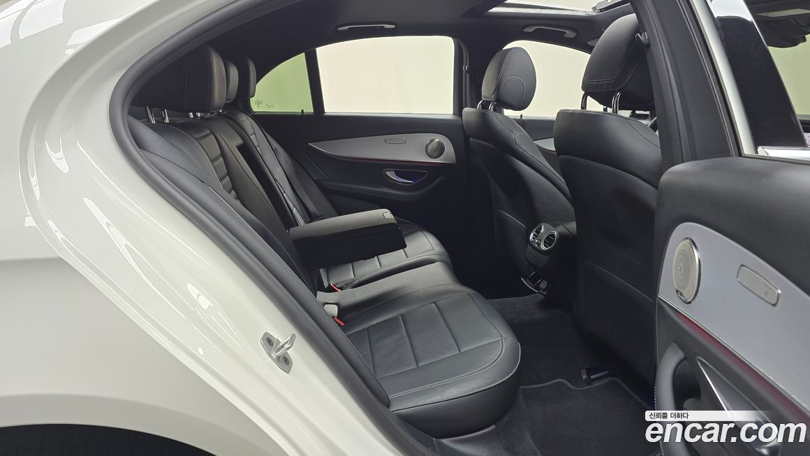 Mercedes-Benz E-Class 2021