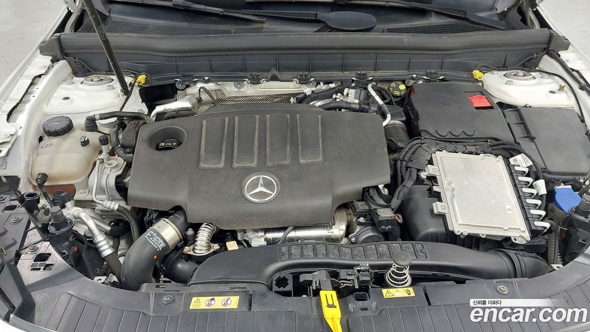 Mercedes-Benz GLB-Class 2021