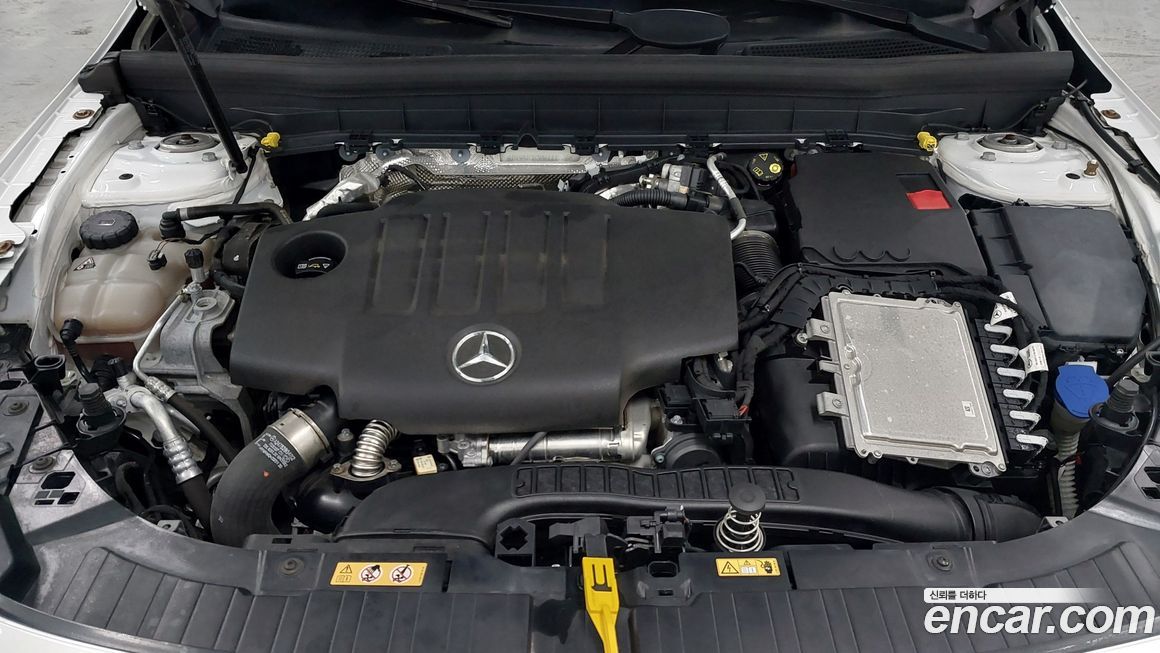 Mercedes-Benz GLB-Class 2021