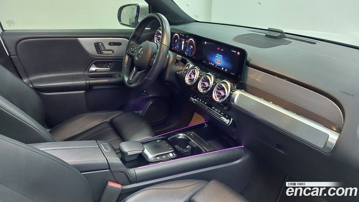 Mercedes-Benz GLB-Class 2021