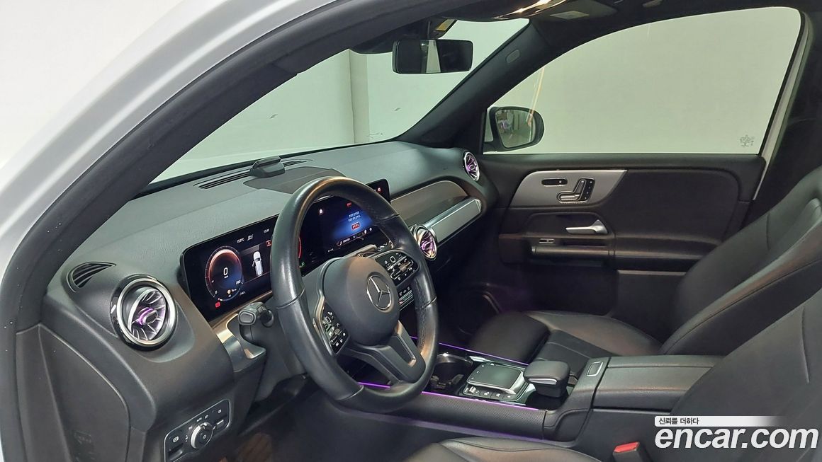 Mercedes-Benz GLB-Class 2021