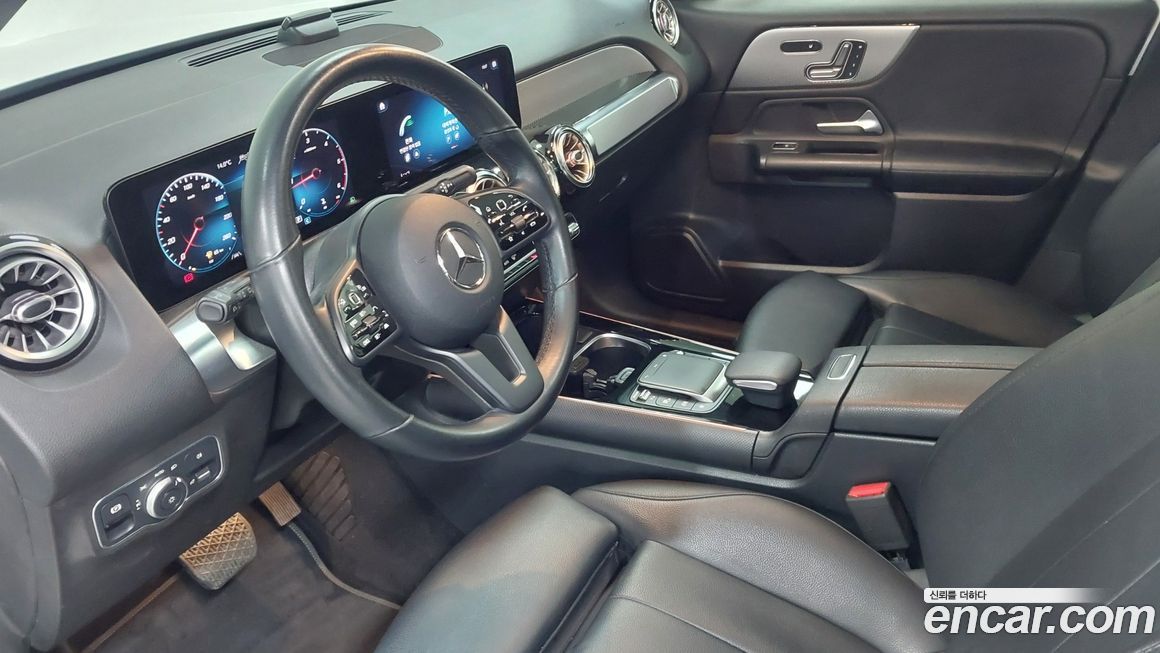 Mercedes-Benz GLB-Class 2021