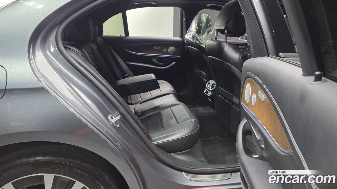 Mercedes-Benz E-Class 2021