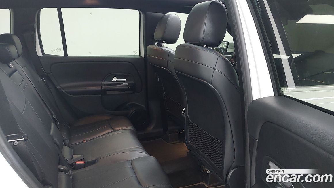 Mercedes-Benz GLB-Class 2021