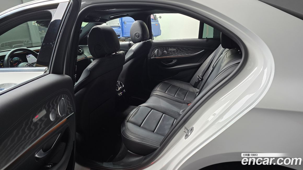 Mercedes-Benz E-Class 2021