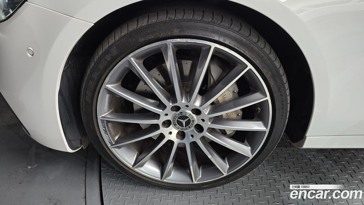 Mercedes-Benz E-Class 2021