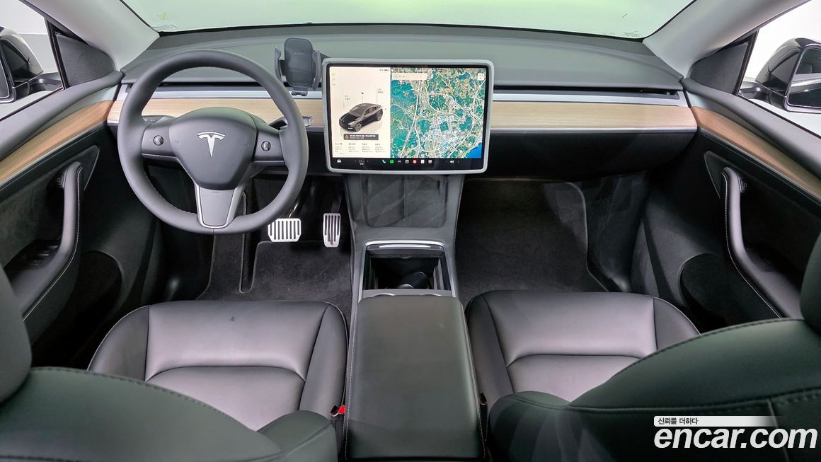 Tesla Model Y 2024