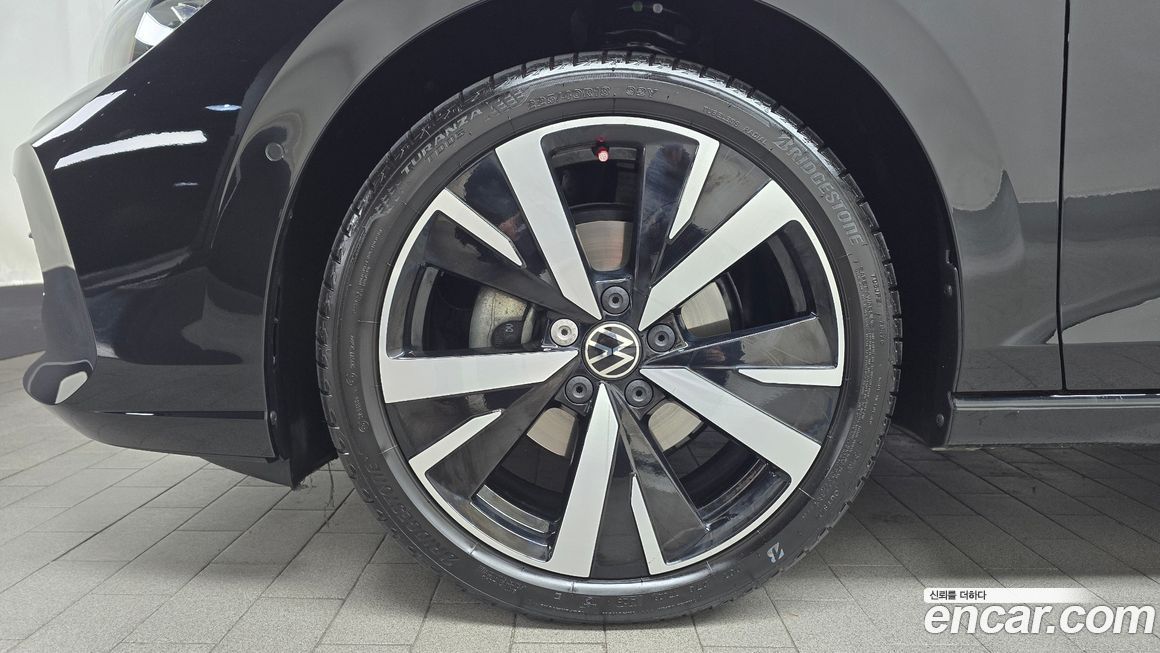 Volkswagen Golf 2025