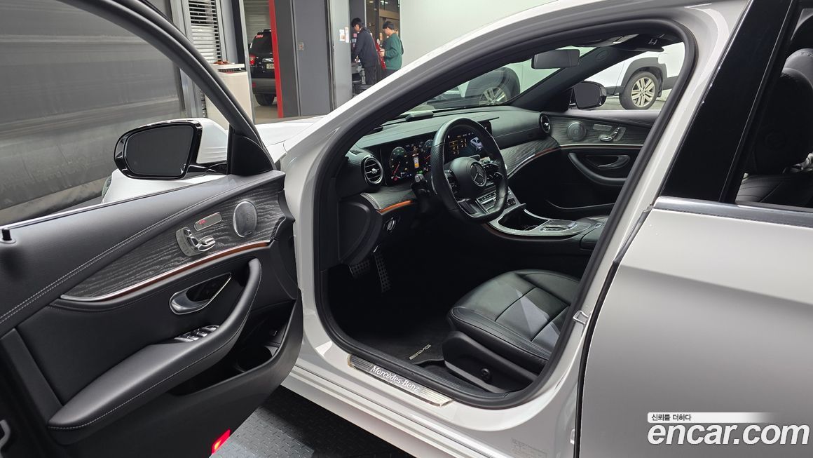 Mercedes-Benz E-Class 2021