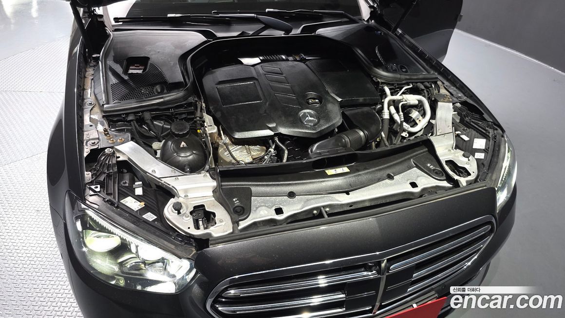 Mercedes-Benz E-Class 2021